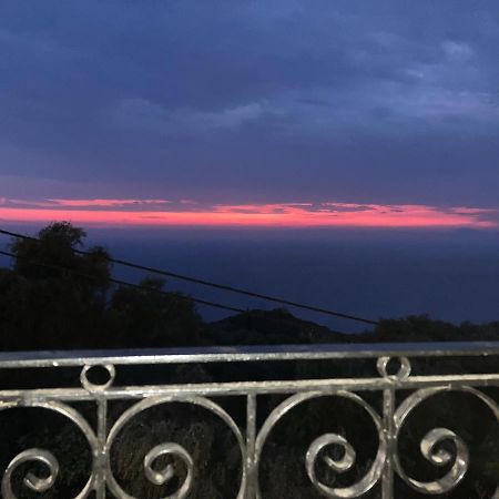 Dielino Amazing Sunset View Pentátion エクステリア 写真