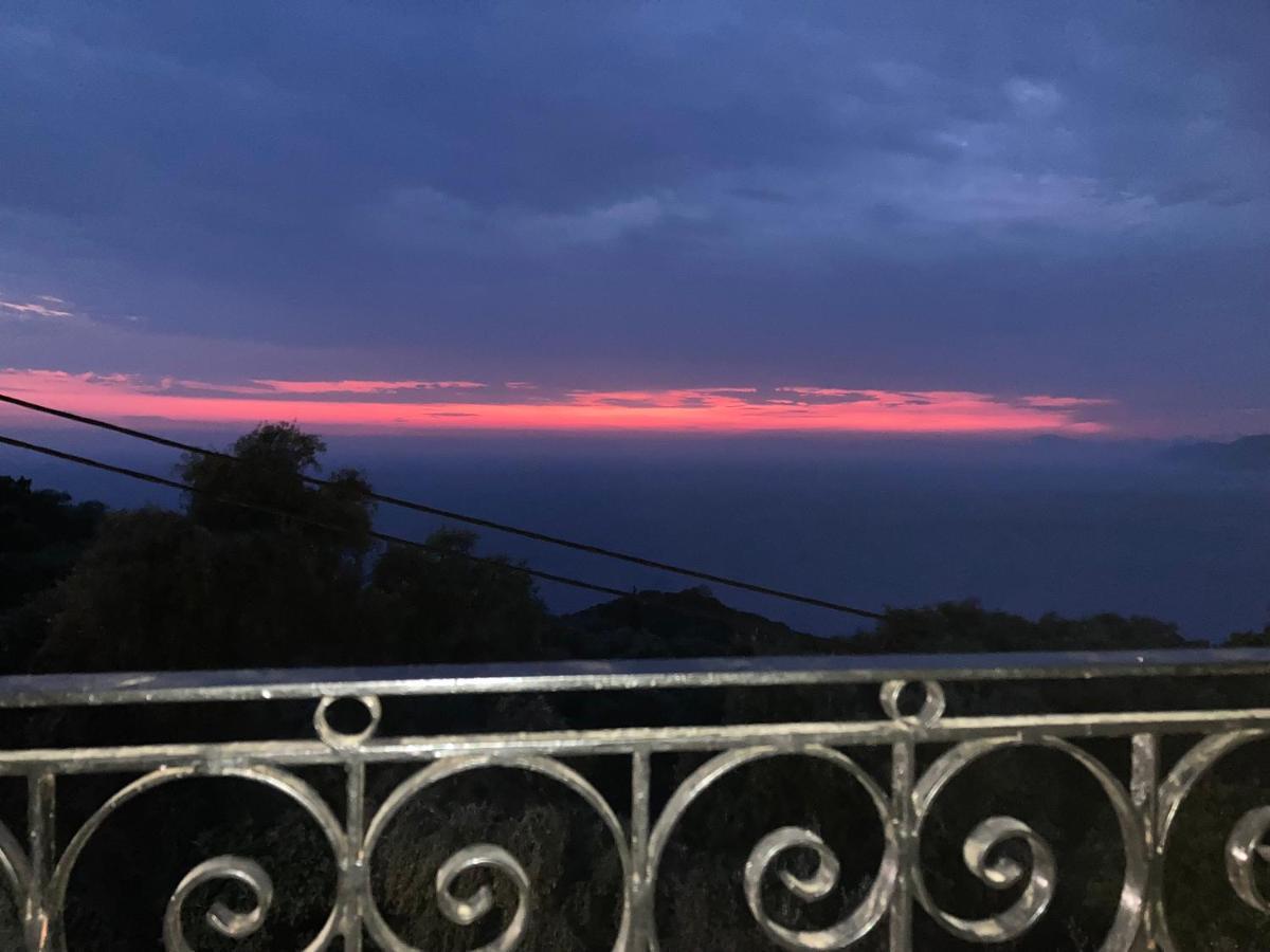 Dielino Amazing Sunset View Pentátion エクステリア 写真